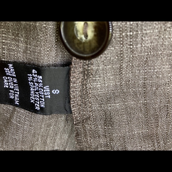 Fitted doubles breasted vest - Picture 2 of 8